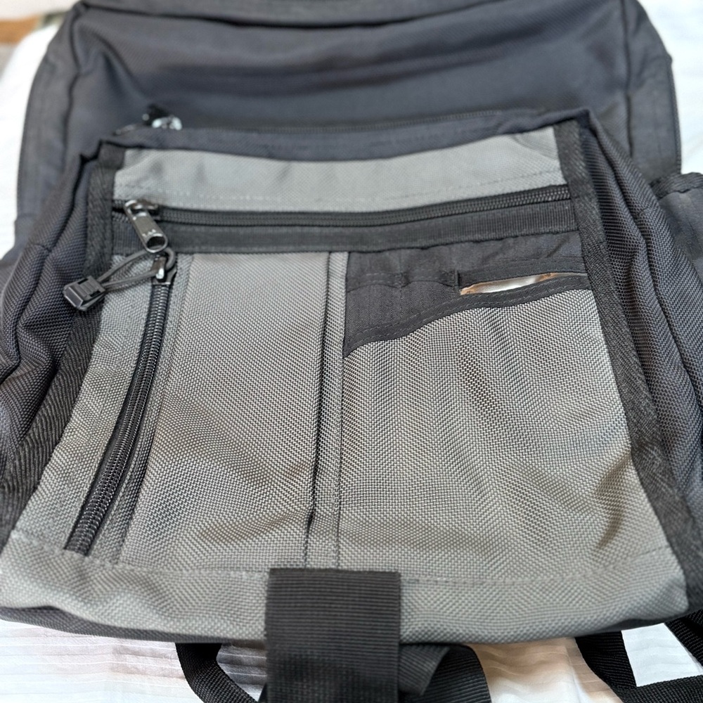 Trager Seattle Padded Laptop Convertible Backpack View 2